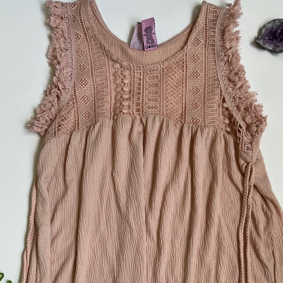 Love on a Hanger embroidered top - Picture 1 of 5